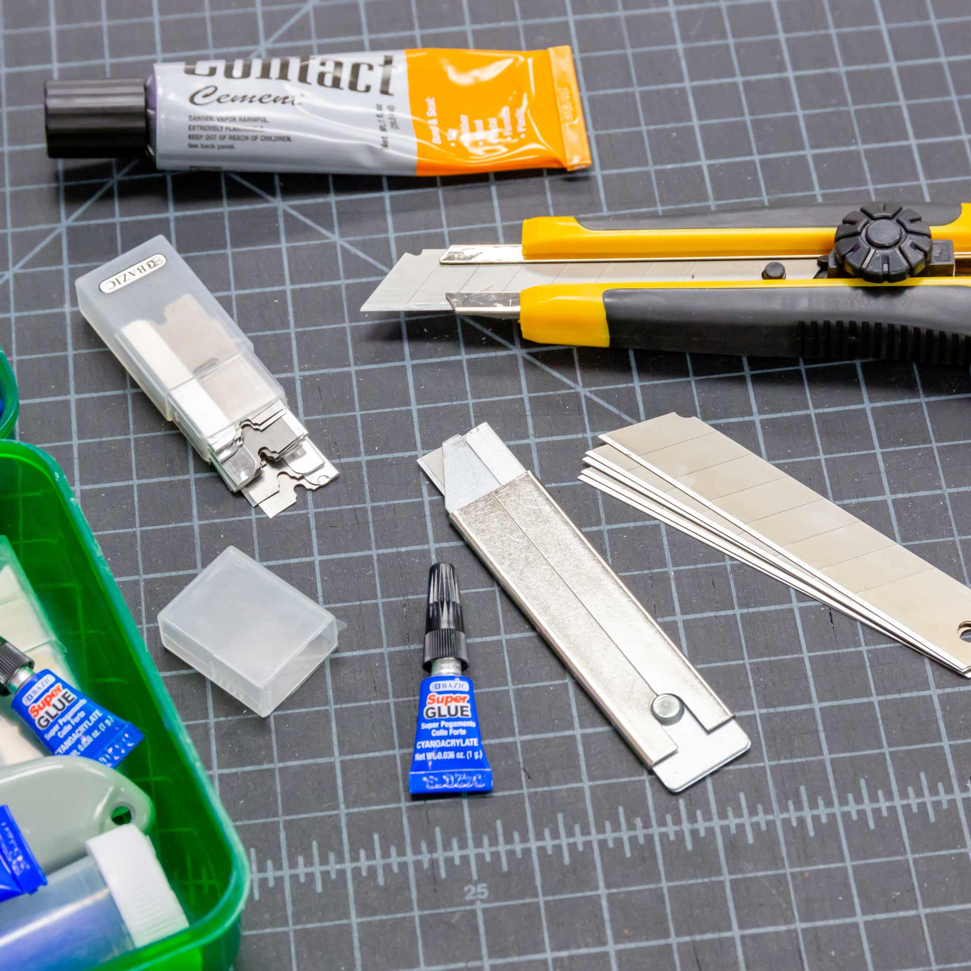 Replacement Razor Blade w/ Tube (8/Tube)