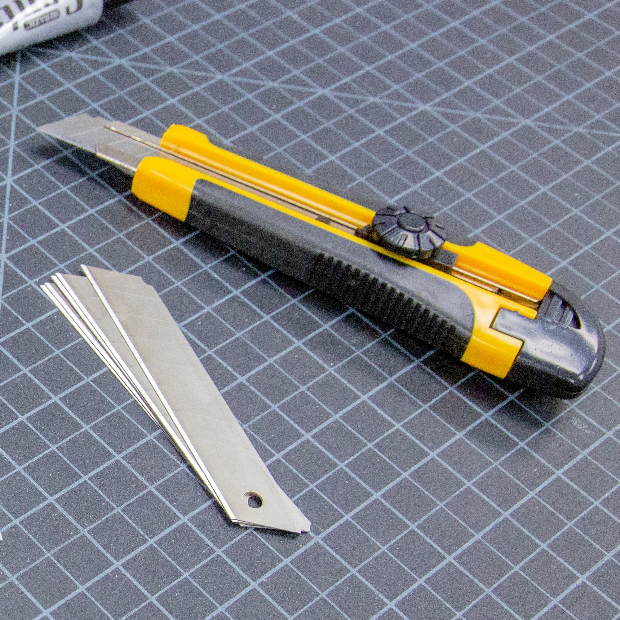 Replacement Cutter Blades w/ Tube (8/Tube)