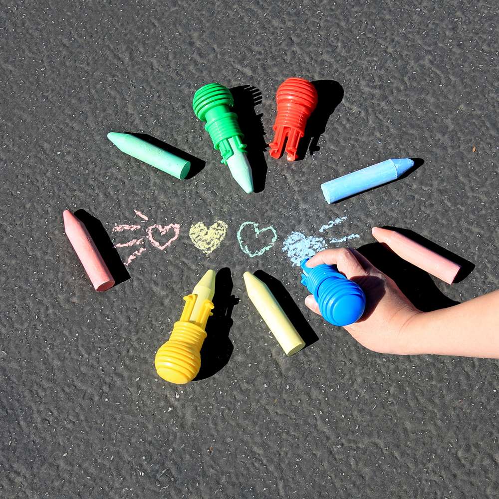 4 Sidewalk Chalk & 1 Chalk Holder