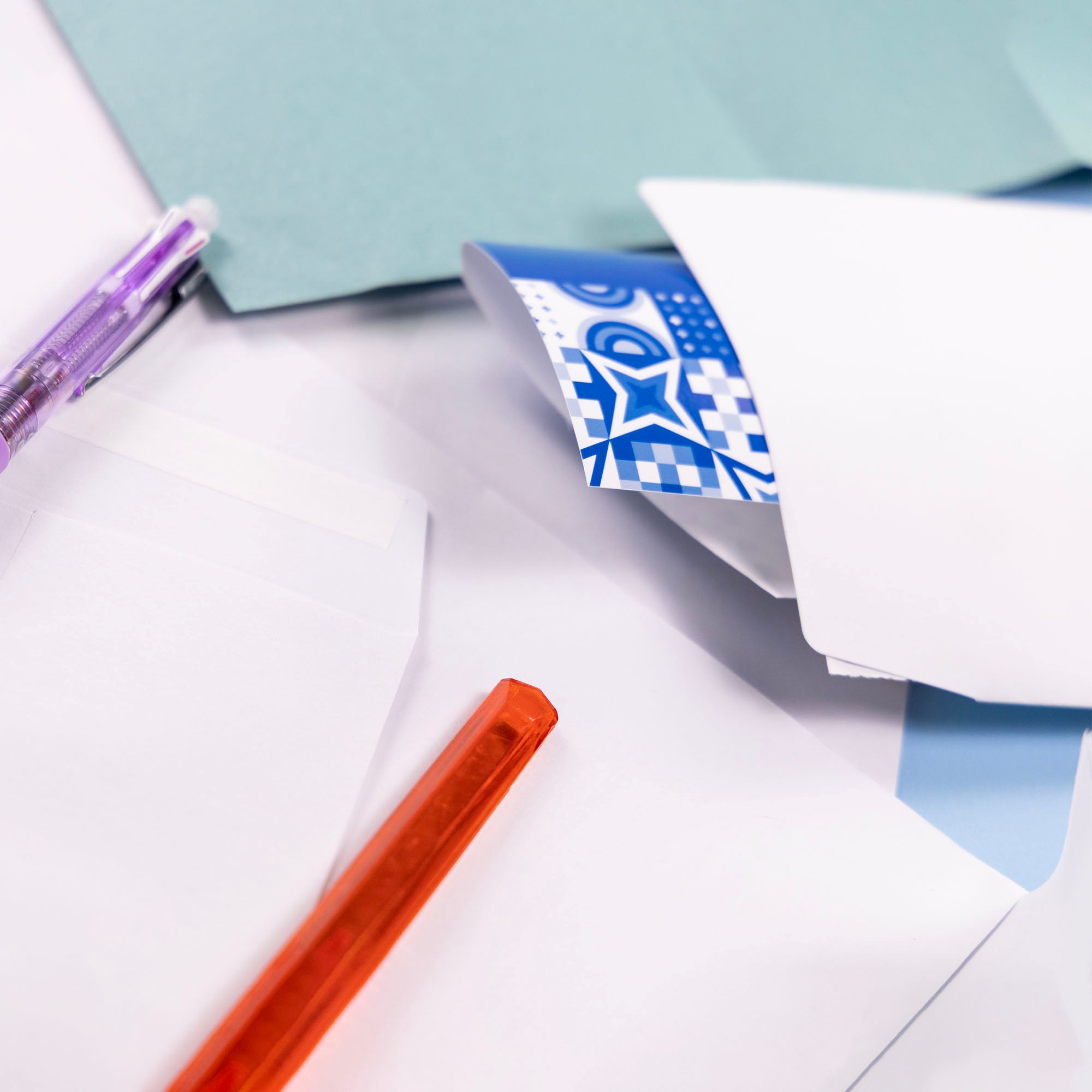 Self-Seal White Envelope 6" x 9" (6/Pack)