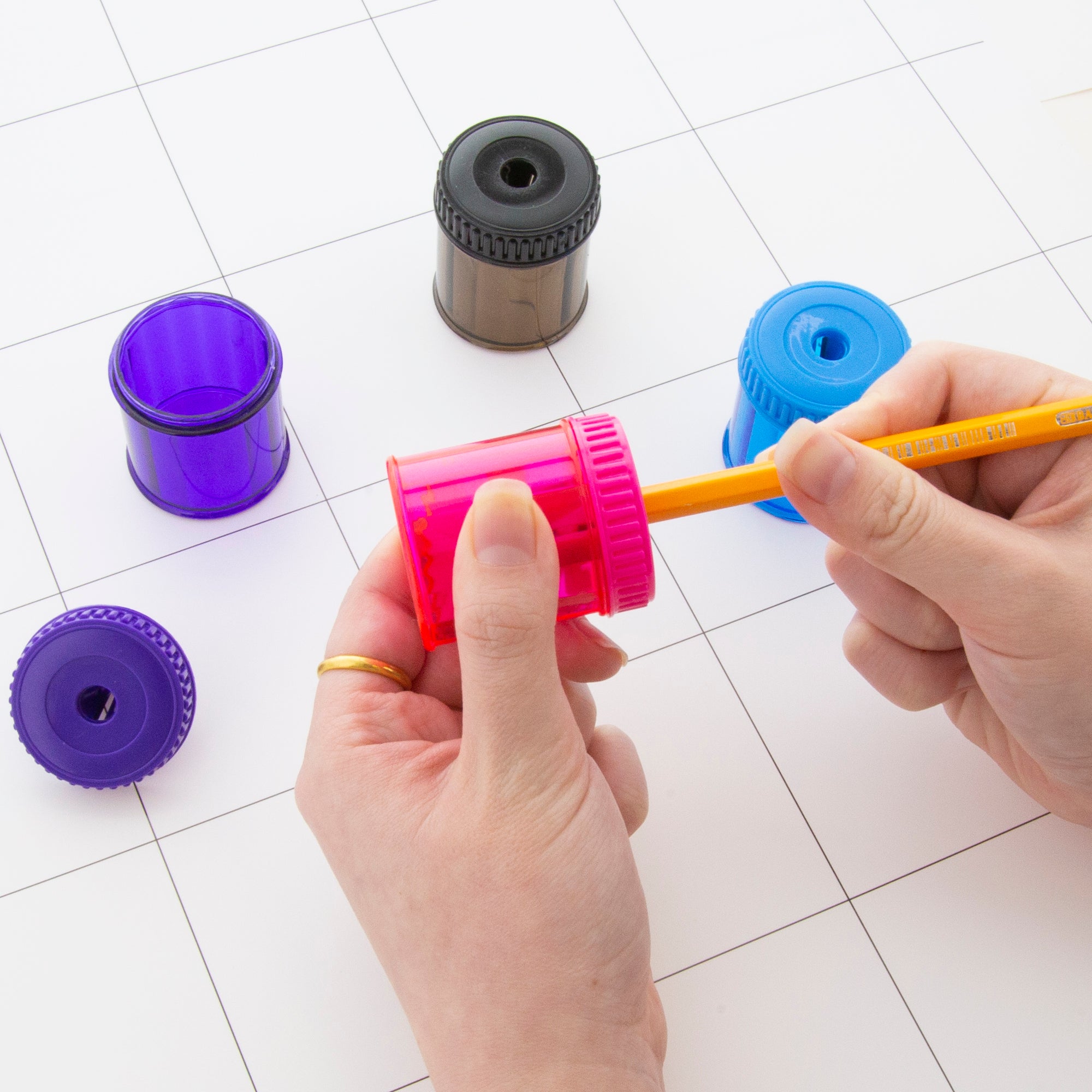 2 Dual Hole Sharpener + 2 Round Receptacle Sharpener