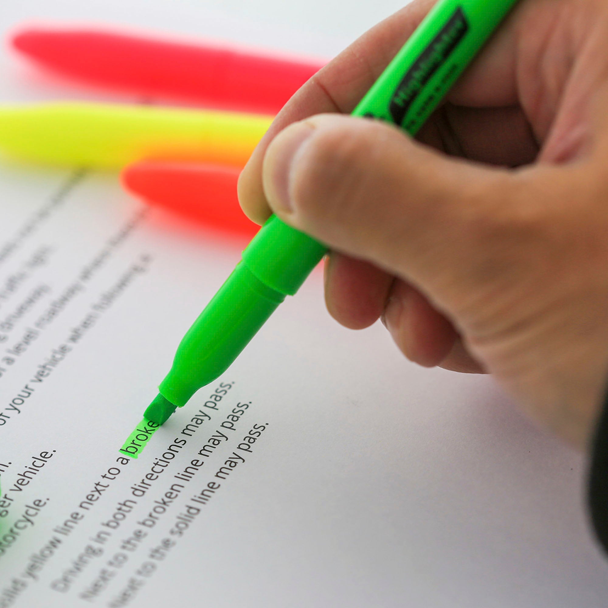 Pen Style Fluorescent Highlighter Asst Color (5/Pack)