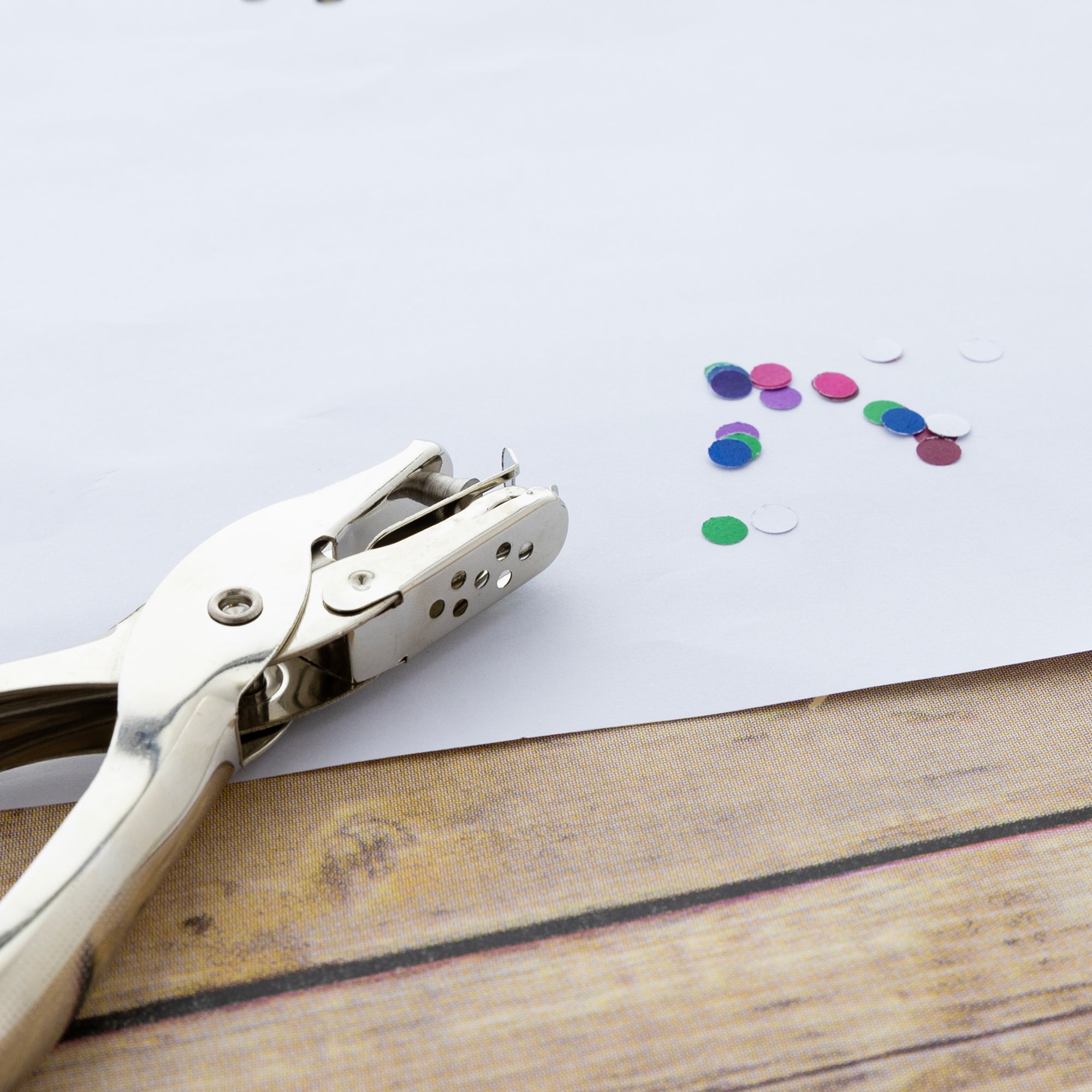 Single Hole Paper Punch